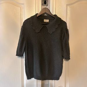 Universal Tread size XL women’s sweater for op